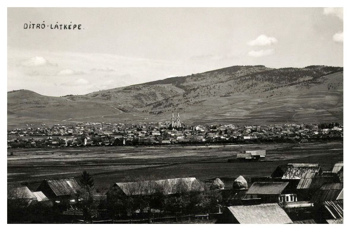 Ditró - előtérben túlamarosi házak, 1941